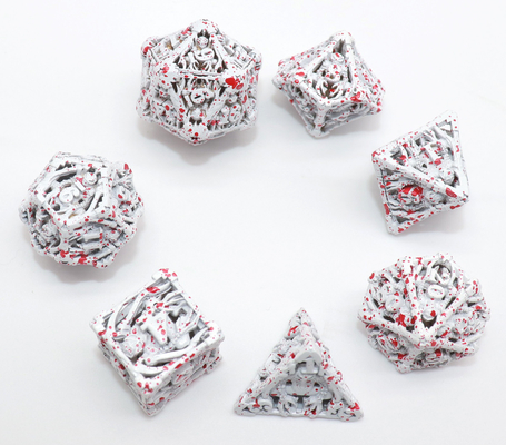 Рука высекла белую мини Polyhedral 7 части кости DND установила портативный