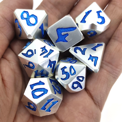 Портативная ручная плашка RPG Dice отполированная рукой износостойкого многогранника 7