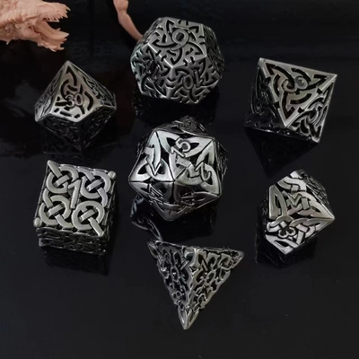 Переплетенная пустая DND RPG Металлические кости Дракон и подземная городская настольная игра