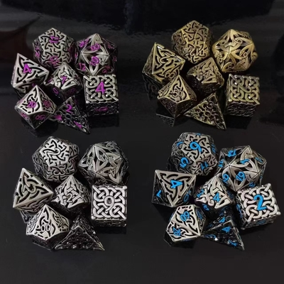 Переплетенная пустая DND RPG Металлические кости Дракон и подземная городская настольная игра