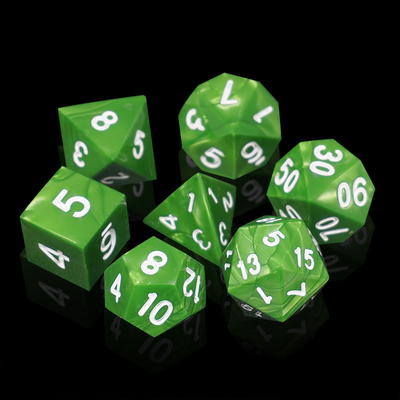 Зелёный мрамор, натуральная смола, RPG, кубики, мульти-нудл, и кубики.