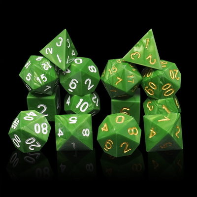 Зелёный мрамор, натуральная смола, RPG, кубики, мульти-нудл, и кубики.