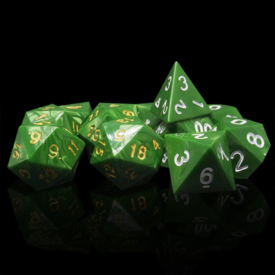 Зелёный мрамор, натуральная смола, RPG, кубики, мульти-нудл, и кубики.