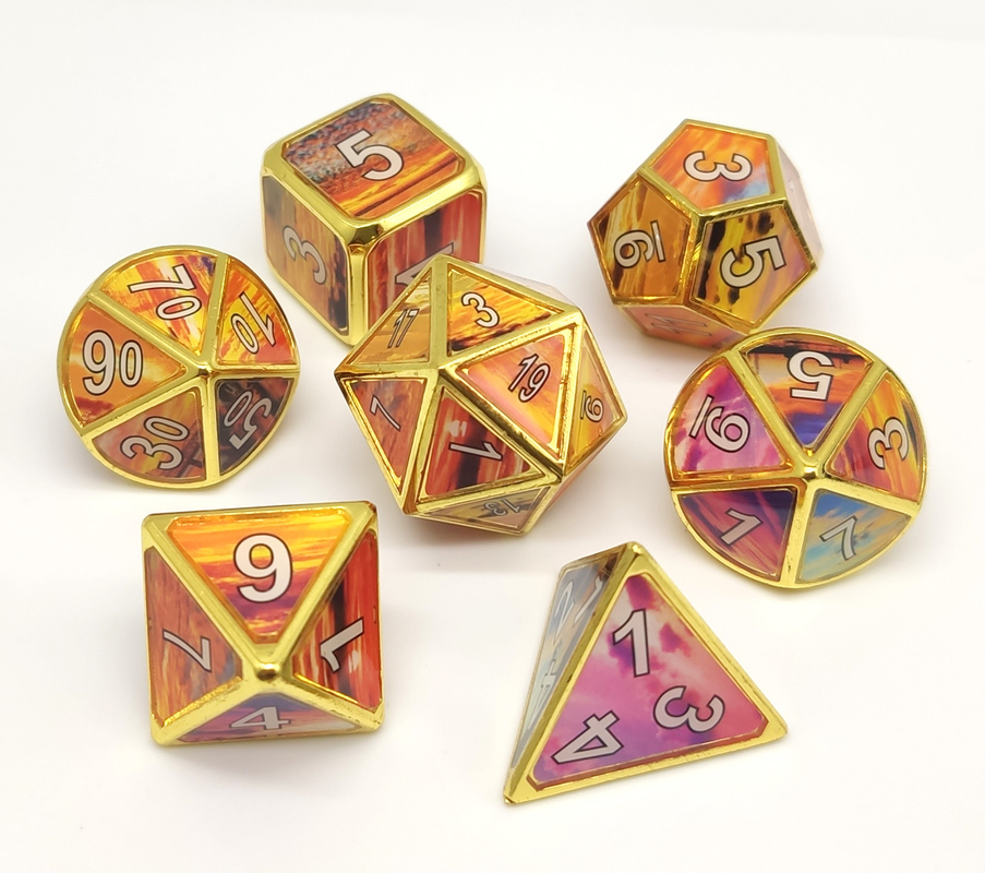 Multicolor латунная рука набора кости RPG высекла для подземелиь и драконов
