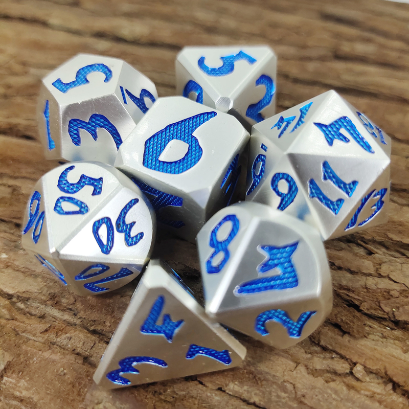 Роскошный набор из 7 предметов, прочный для Dungeon And Dragon, ручная заливка многогранных игральных костей серебристо-синего цвета для Rpg и Dnd Game