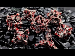 Скелет, металлические кости, дно, дракон и подземелье.